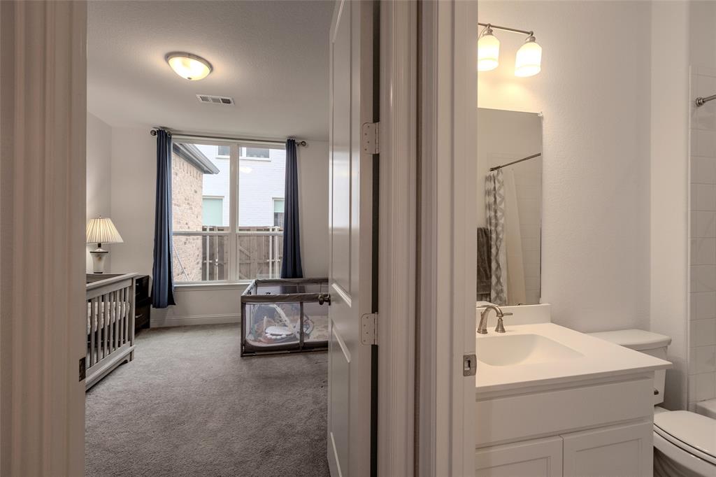 Castle Hills Ph 10 Lewisvil - Residential