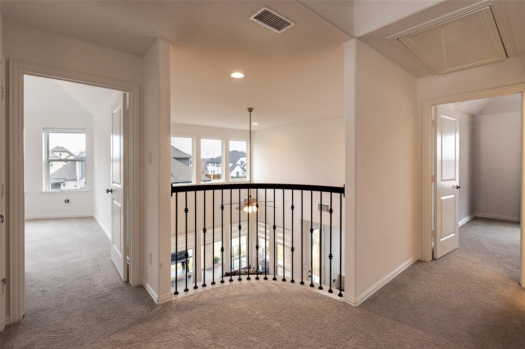 Castle Hills Ph 10 Lewisvil - Residential