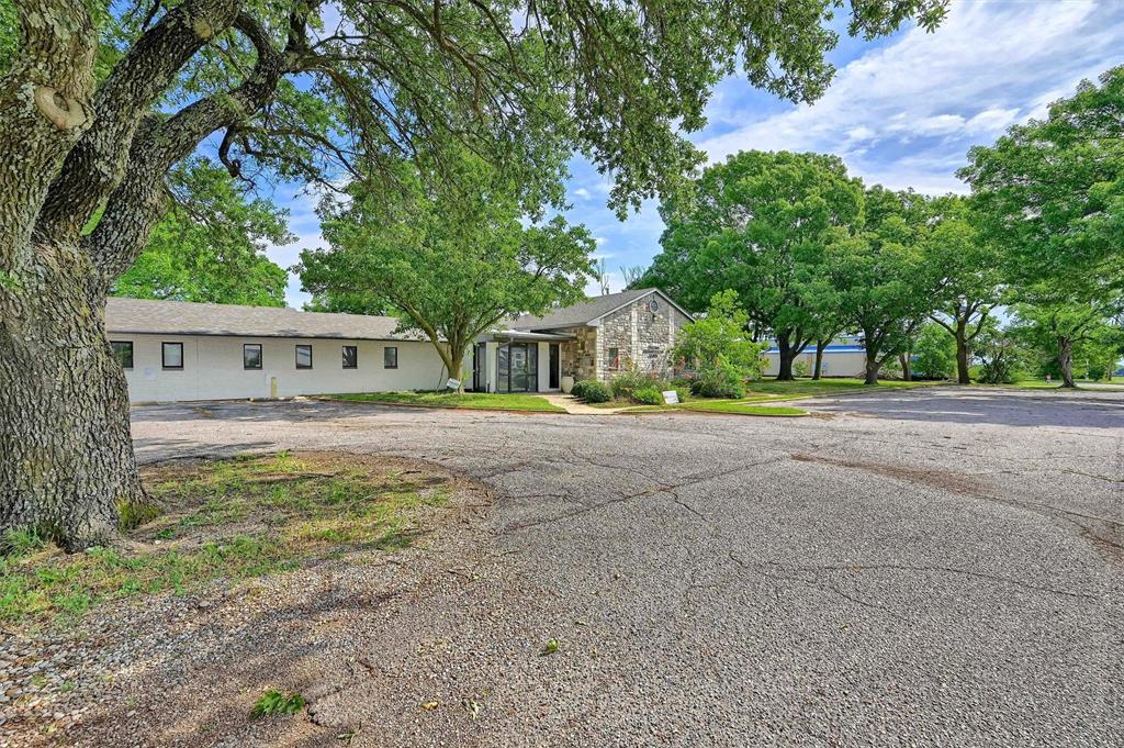 815 Pecan Grove Road E