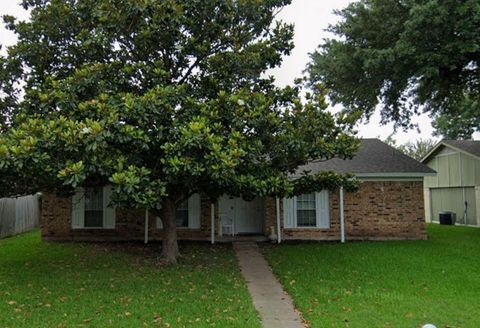 Photo of 1926 Whitney Drive, Garland, TX 75040 (MLS # 21231970)