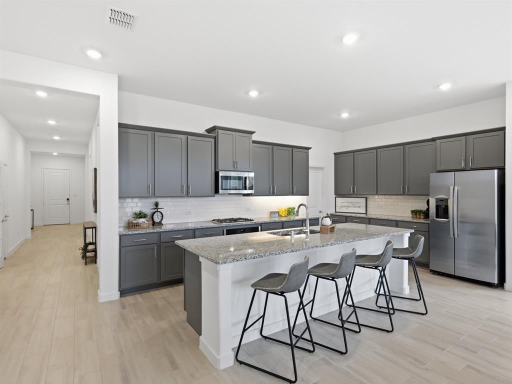 541 Breeds Hill Road