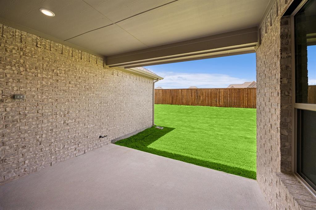 Lincoln Pointe - Residential