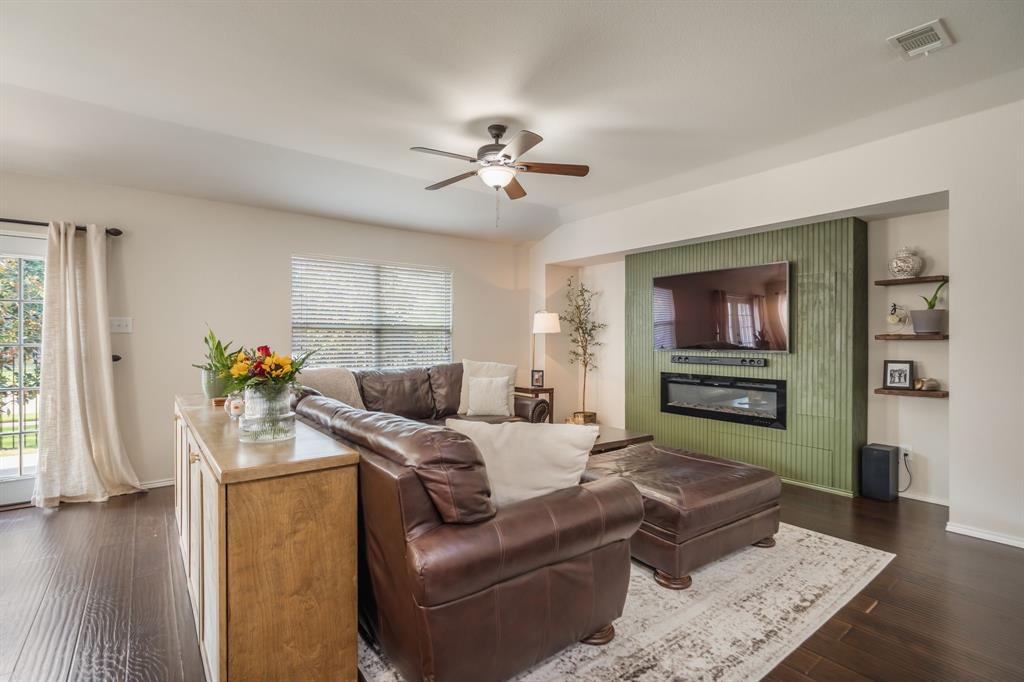 The Cascades At The Legends Ph - Residential Lease