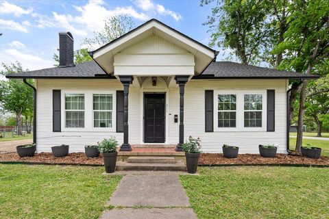 211 SW 4th Street Kerens TX 75144