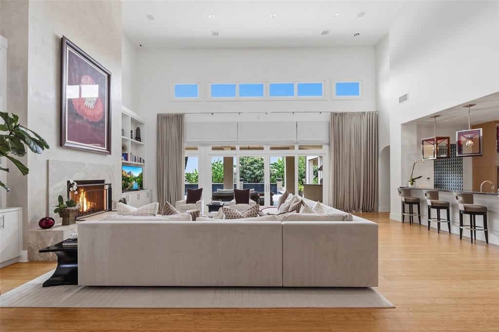 220 La Jolla Cove