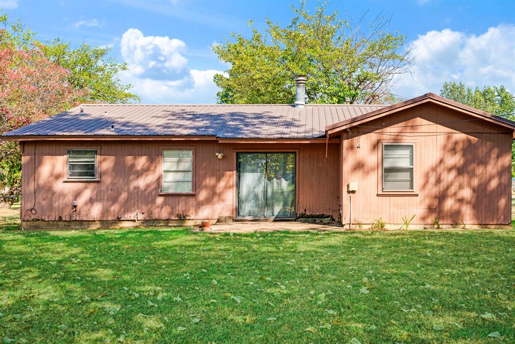 Photo of 1165 22 nd St, Paris, TX 75460 (MLS # 21391884)
