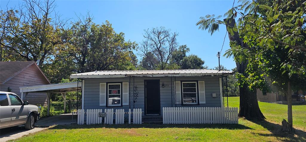 1713 W Frank Street