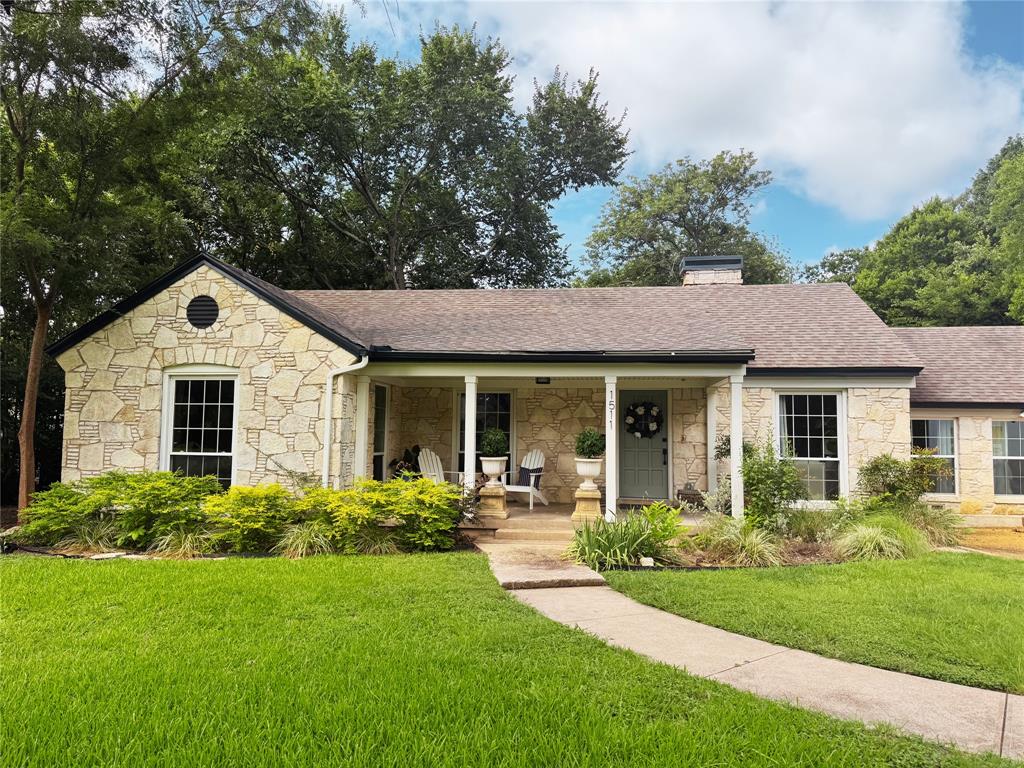 1511 Verano Drive
