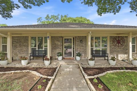 Photo of 708 Forest Trace, Rockwall, TX 75087 (MLS # 21287308)