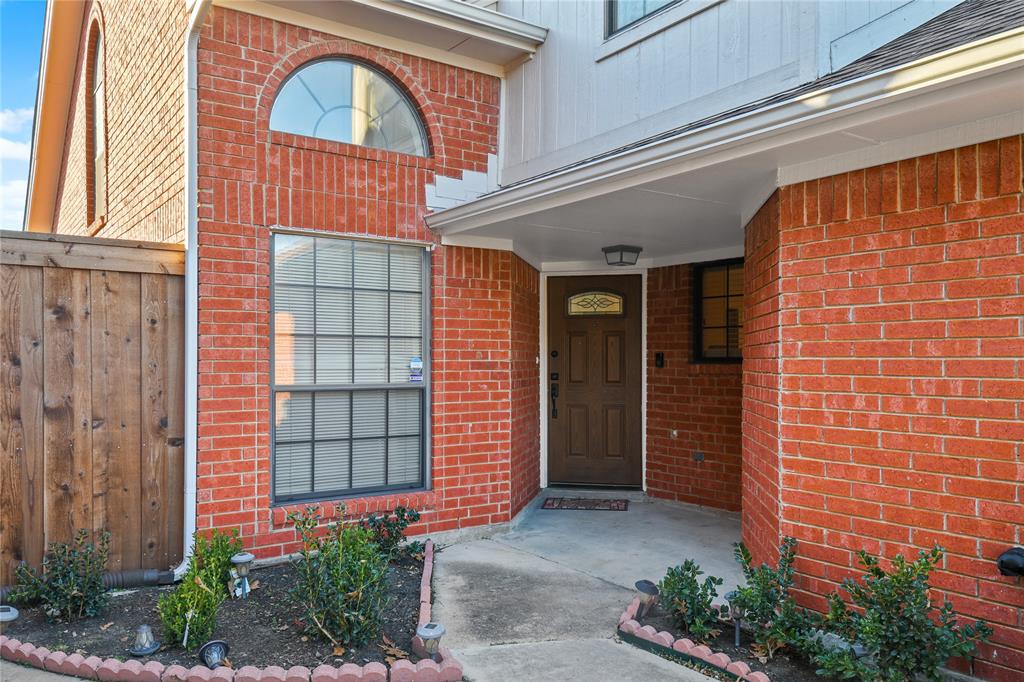 3872 Dalston Lane