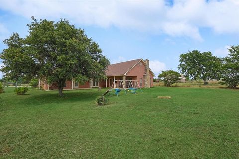 A home in Crowley