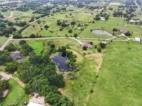 A home in Crowley