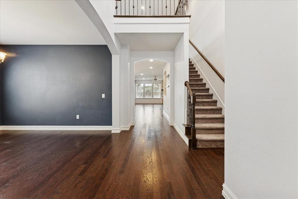 6701 Roaring Creek