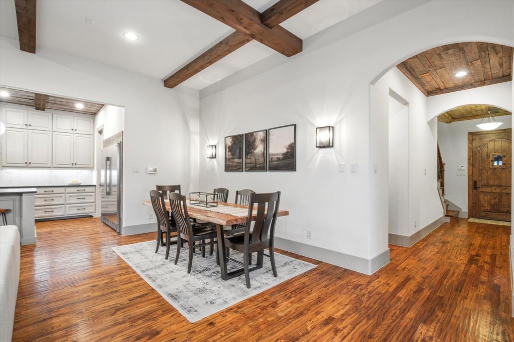 2627 Mount View Drive