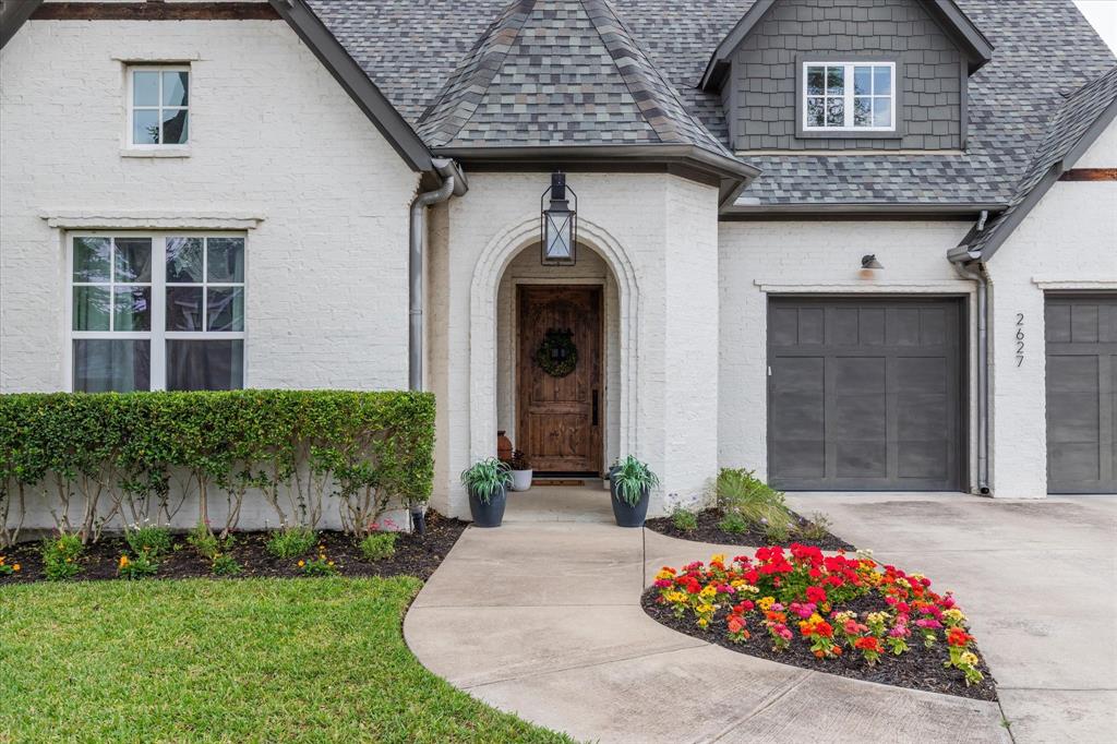 2627 Mount View Drive