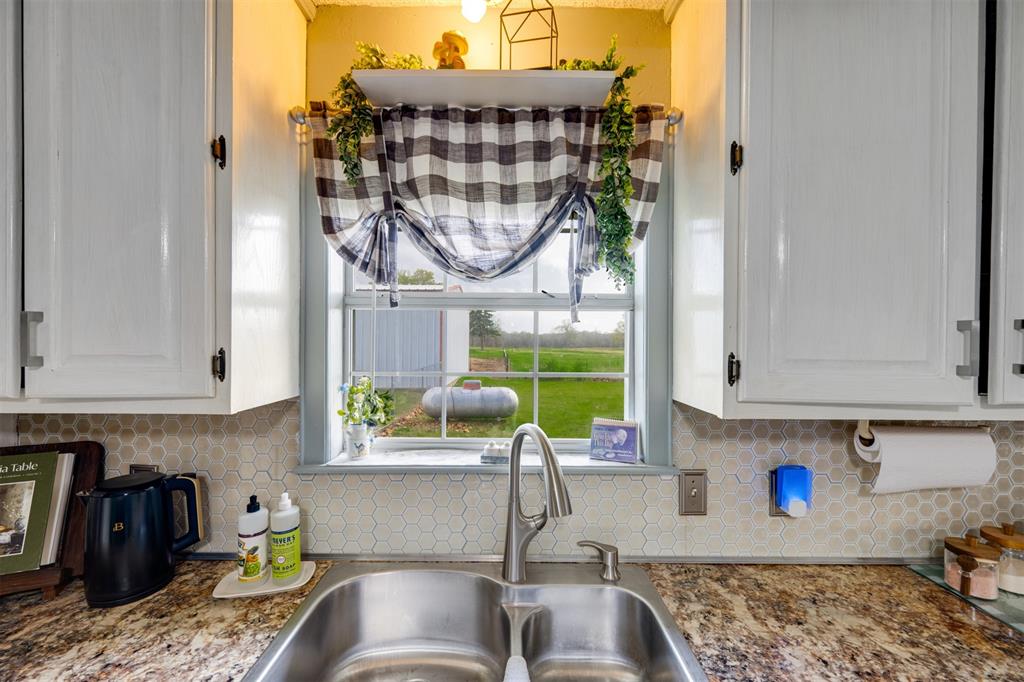 A166 R CRAVENS SURVEY - Residential