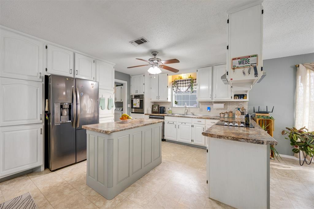 A166 R CRAVENS SURVEY - Residential