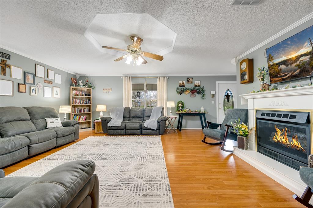 A166 R CRAVENS SURVEY - Residential