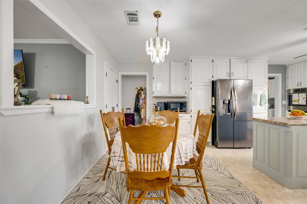 A166 R CRAVENS SURVEY - Residential