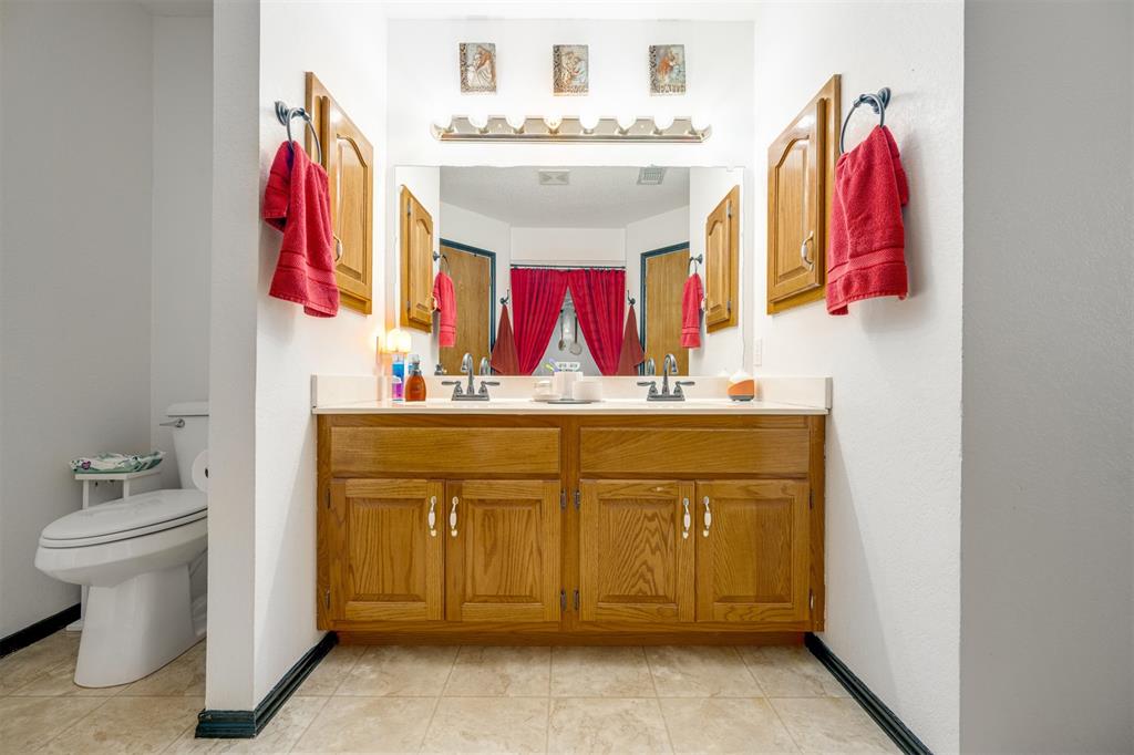 A166 R CRAVENS SURVEY - Residential