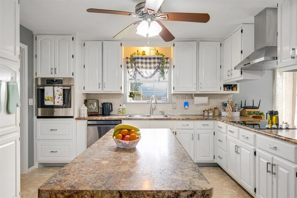 A166 R CRAVENS SURVEY - Residential