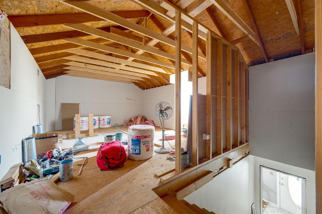 A166 R CRAVENS SURVEY - Residential