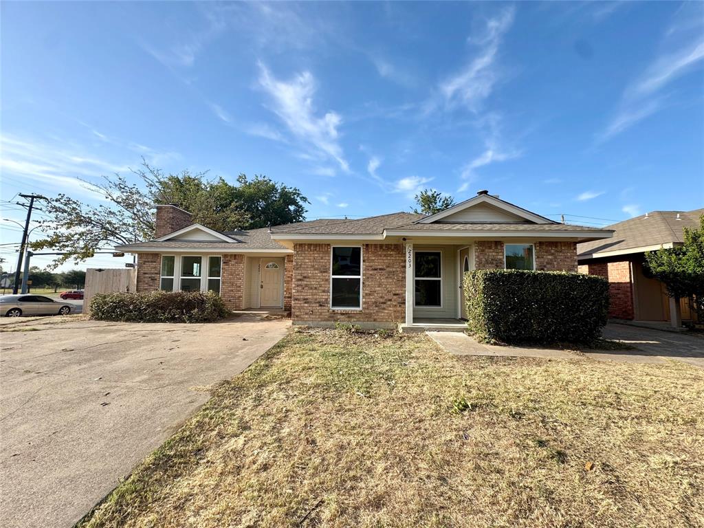 2201/2203 Summer Place Drive