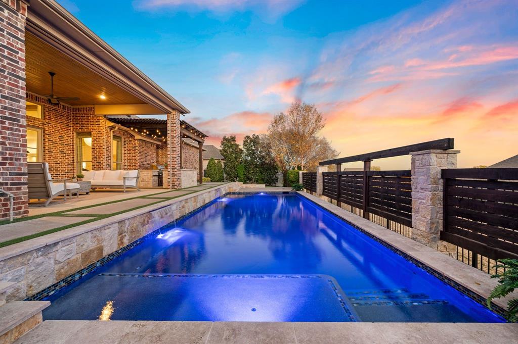 909 Winding Ridge Trail