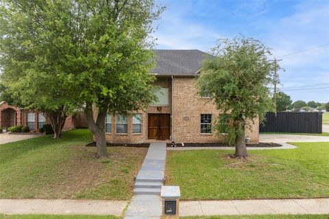 Photo of 2213 Deep Valley Drive, McKinney, TX 75071 (MLS # 21255456)