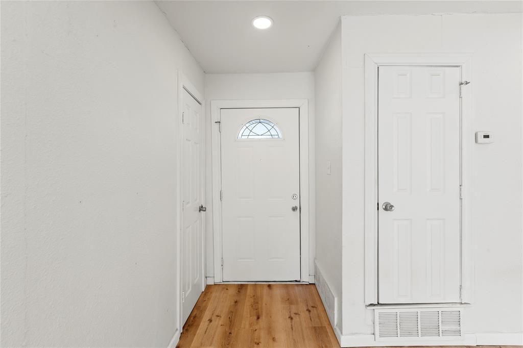 1012 E Dallas Street