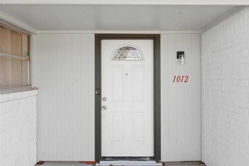 1012 E Dallas Street