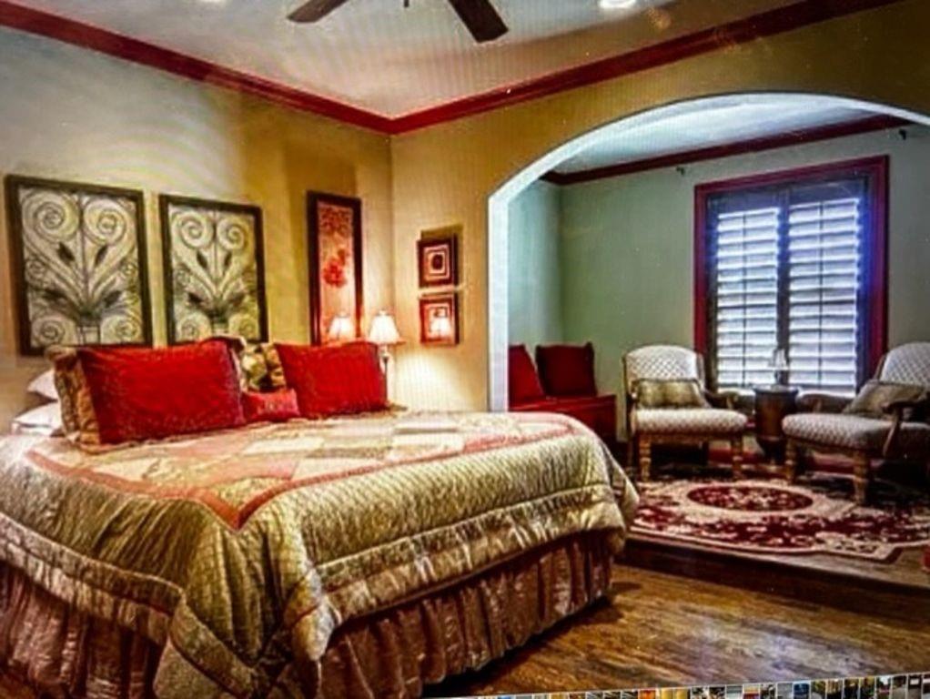 Shady Hollow Estates - Residential