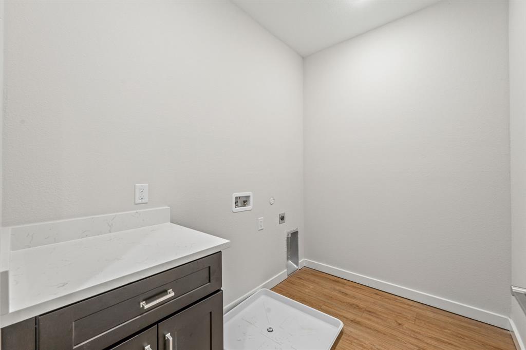 TARLETON CROSSINGS - Commercial Sale