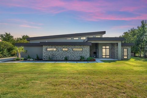 Property photo of 3703 Misty Cove, Little Elm, TX 75068