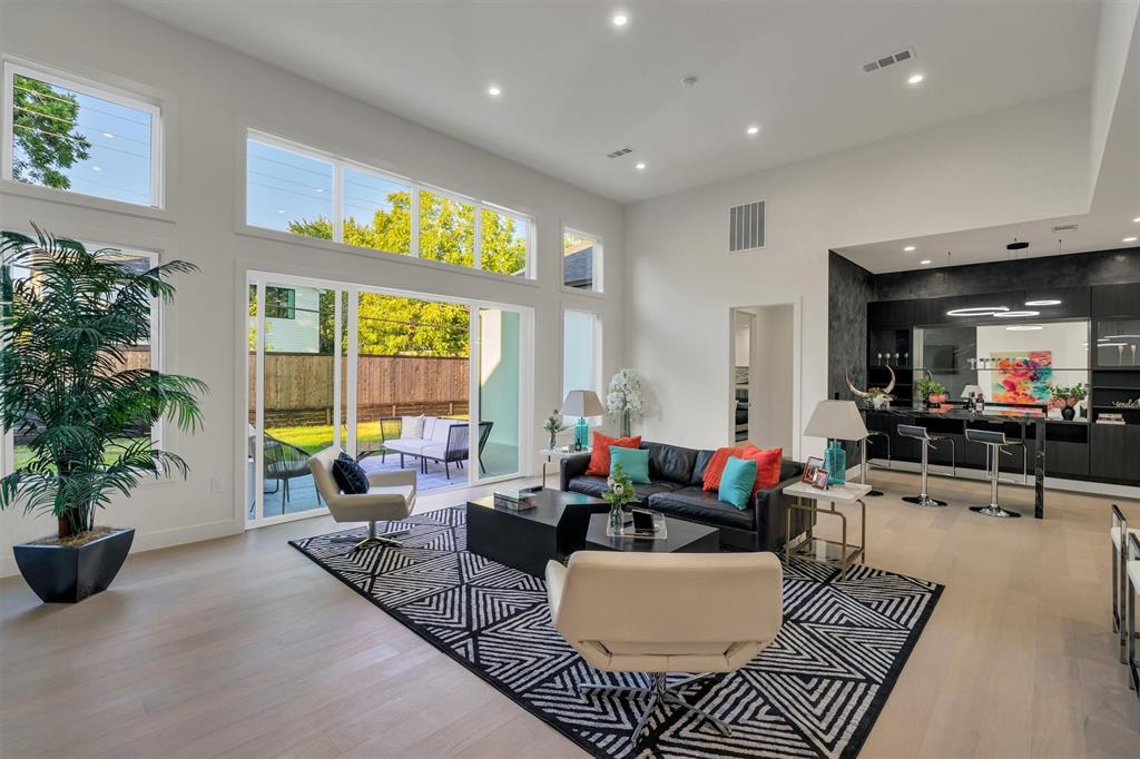 3813 Cortez Drive