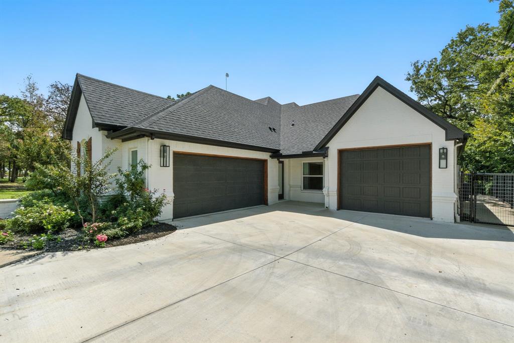 1001 Trinity Oaks Road