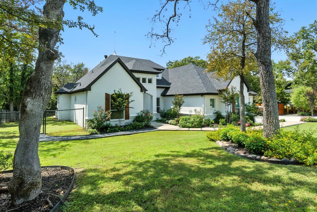 1001 Trinity Oaks Road