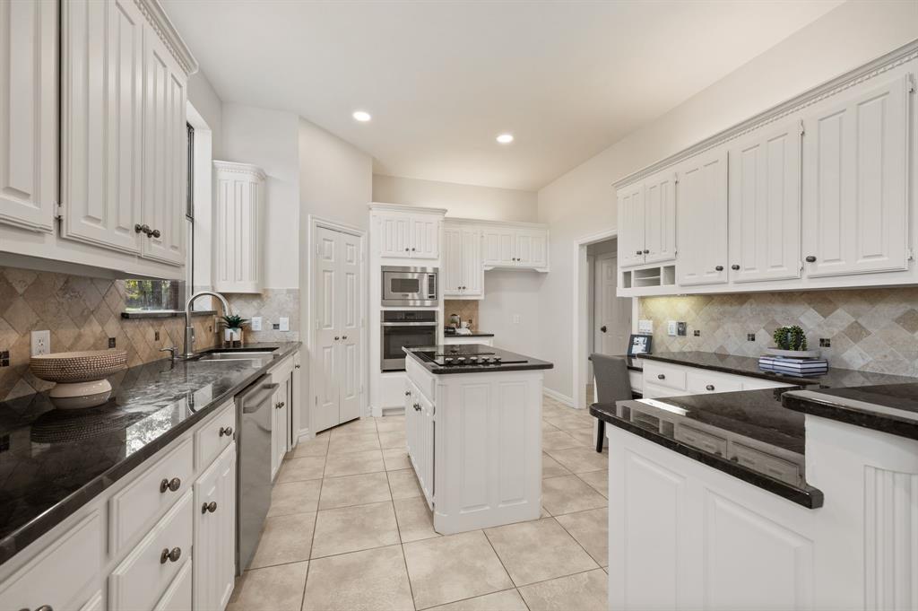 1002 Chimney Hill Trail