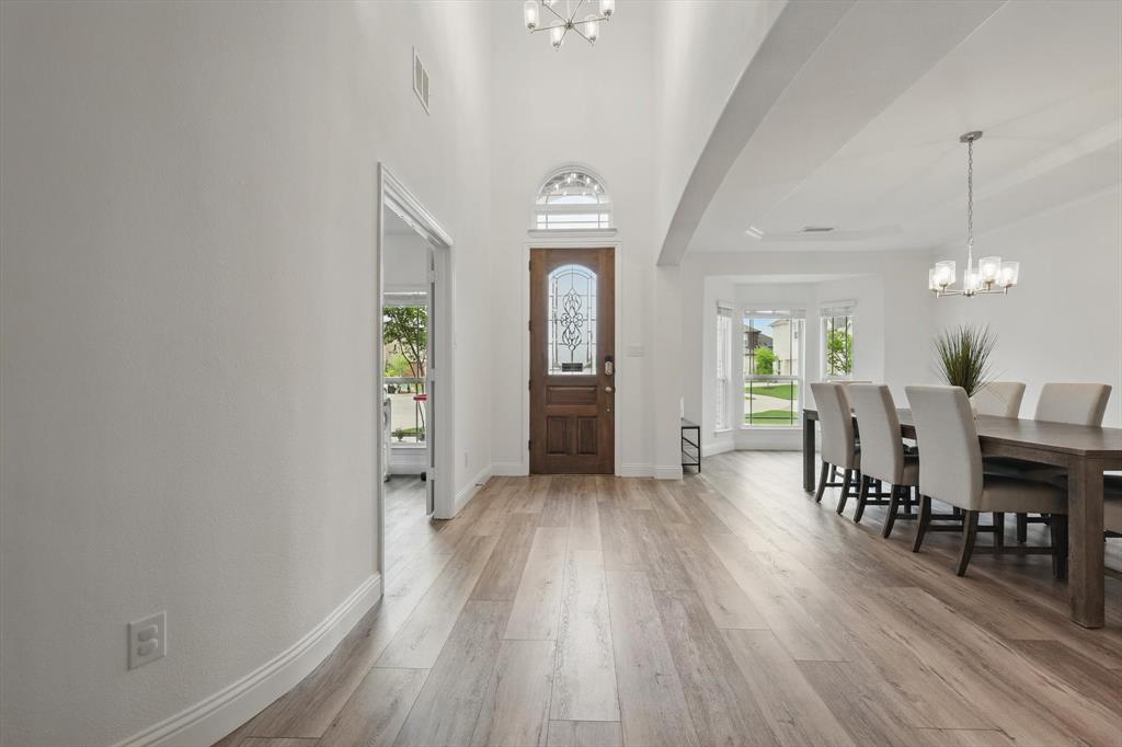 2821 White Plains Drive