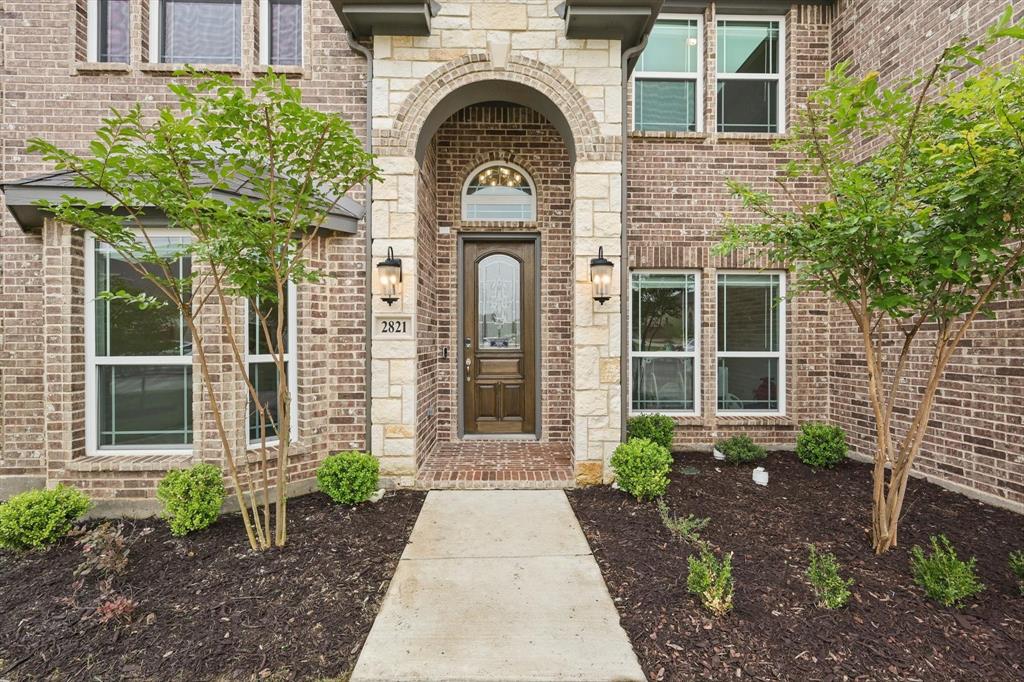 2821 White Plains Drive