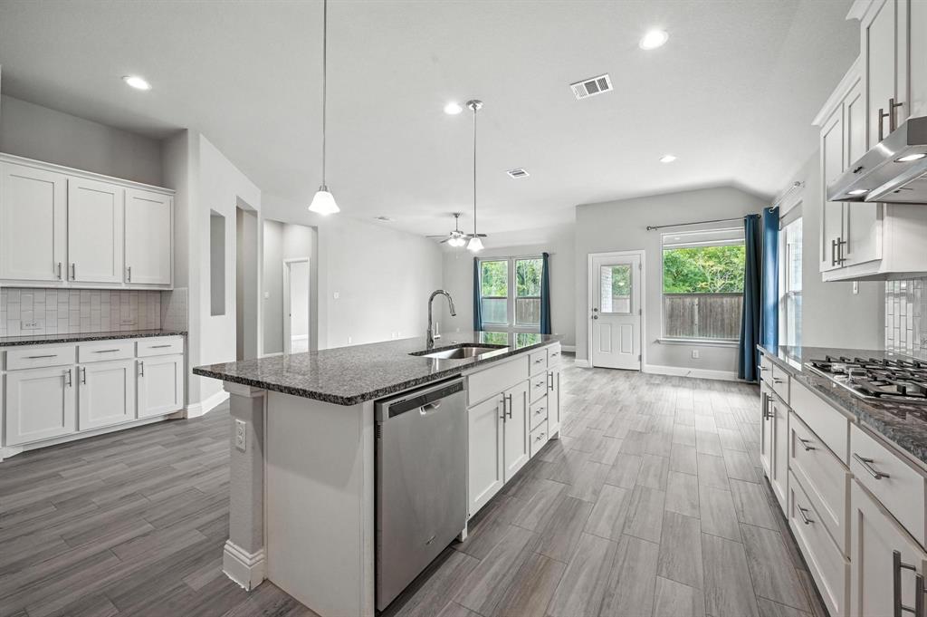 Hickory Creek, Texas 75065, United States, 4 Bedrooms Bedrooms, ,2 BathroomsBathrooms,Residential,Active,207668