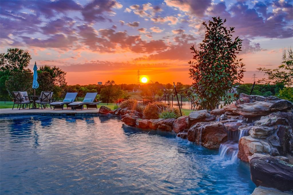 Photo of 322 Lakeside Trail, Sunnyvale, TX 75182 (MLS # 20415579)