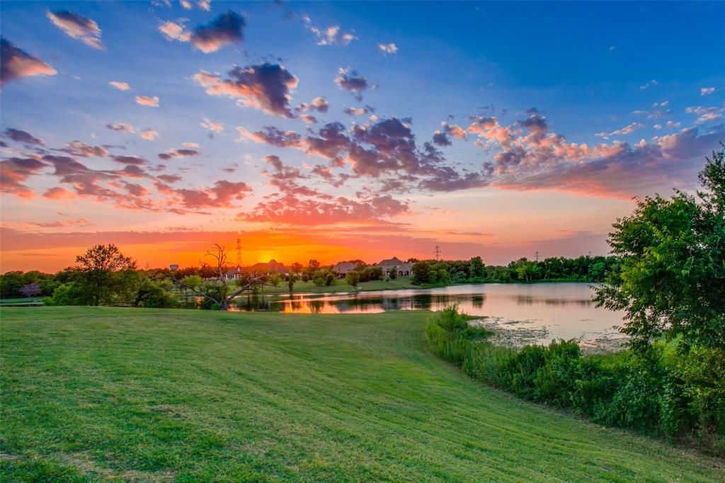 Photo of 322 Lakeside Trail, Sunnyvale, TX 75182 (MLS # 20415579)