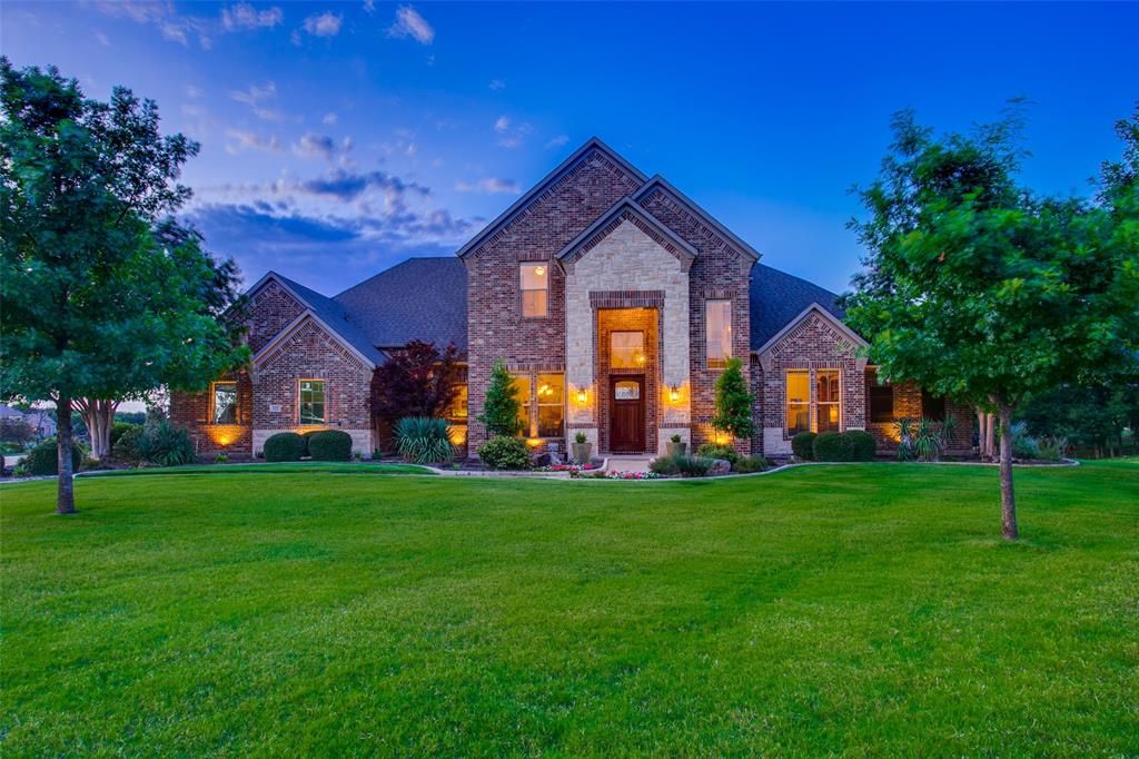 Photo of 322 Lakeside Trail, Sunnyvale, TX 75182 (MLS # 20415579)