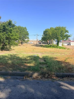 406 W BROWN ST, ENNIS, TX 75119 - Image 8f56f4a3233993fcedfa5ddf0c13e6bf/484305011