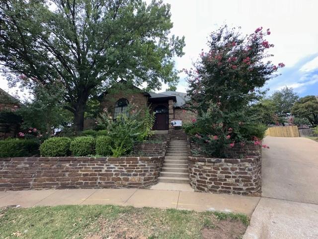 2704 Yorkshire Court