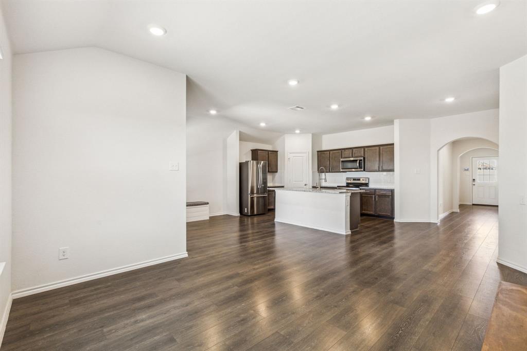 Chalk Hill, Ph 1 - Residential Lease