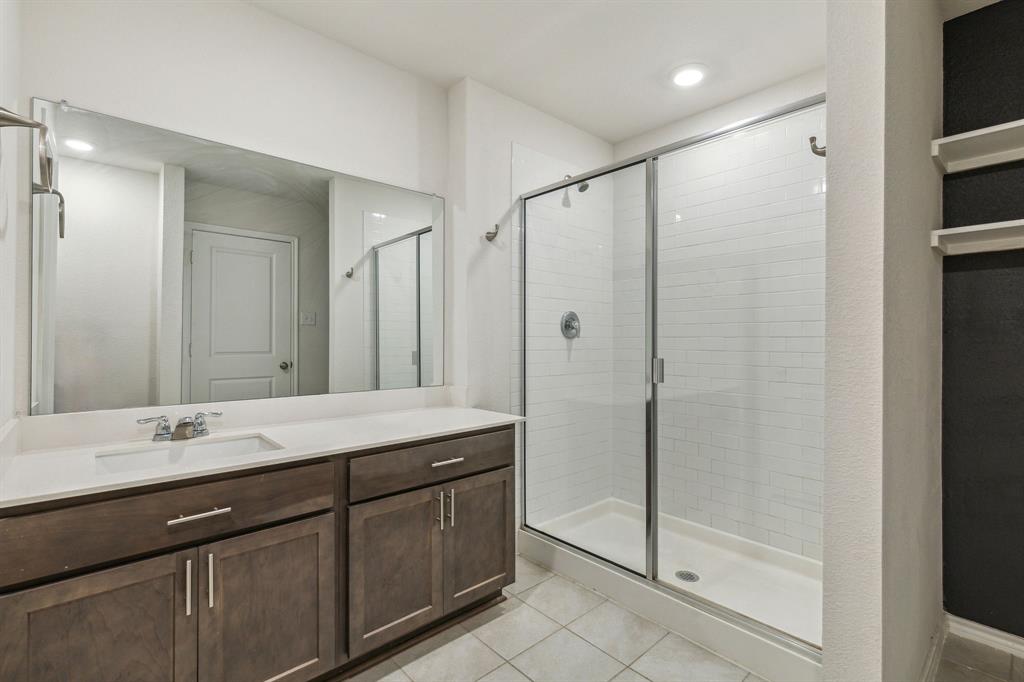 Chalk Hill, Ph 1 - Residential Lease