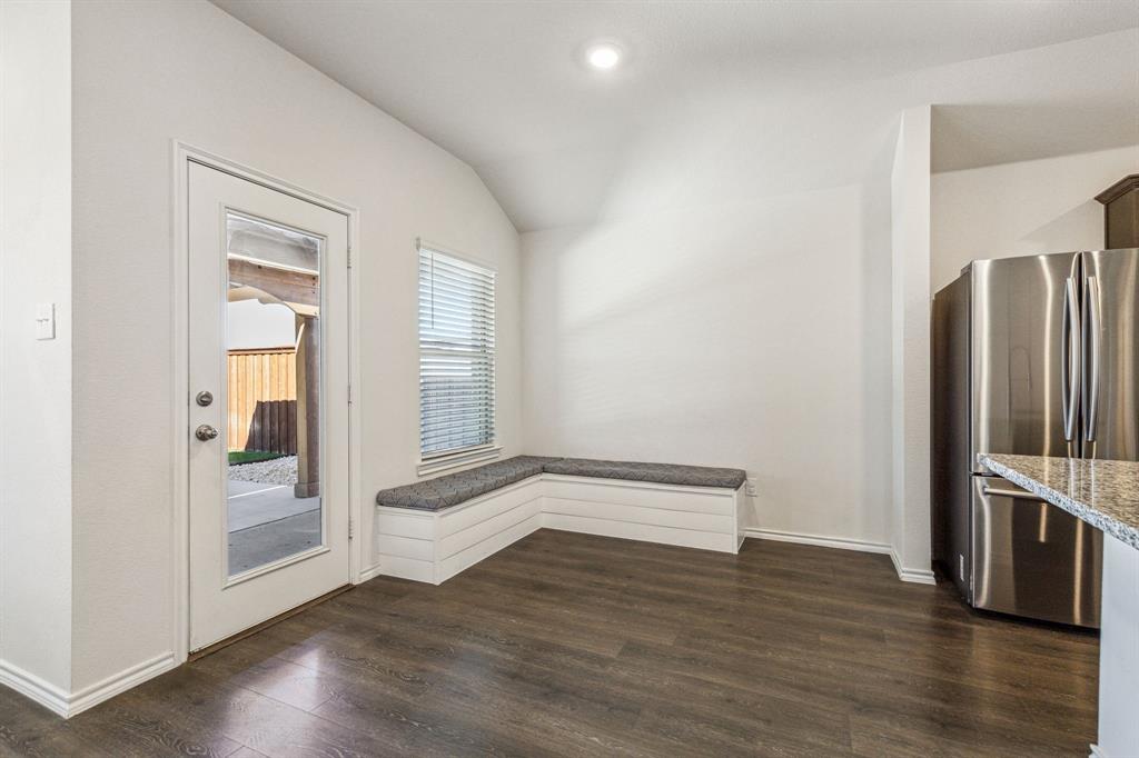 Chalk Hill, Ph 1 - Residential Lease