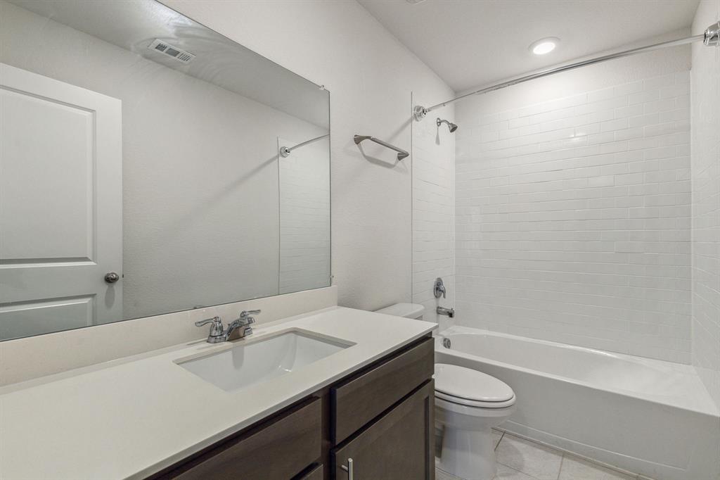 Chalk Hill, Ph 1 - Residential Lease